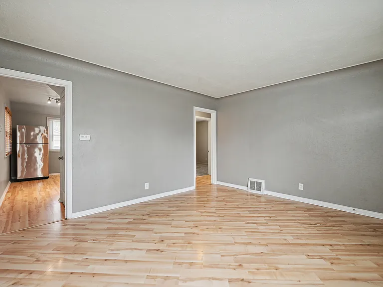 35 W Capistrano Ave — Photo 9