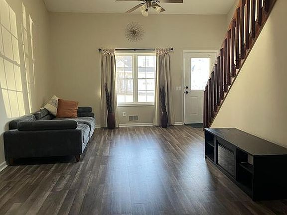 2nd image of 1339 Courtney Dr