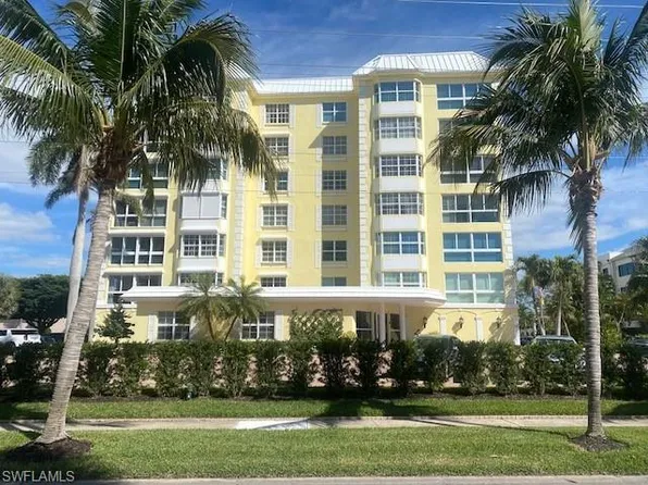 1900 Gulf Shore BLVD N #405, NAPLES, FL 34102