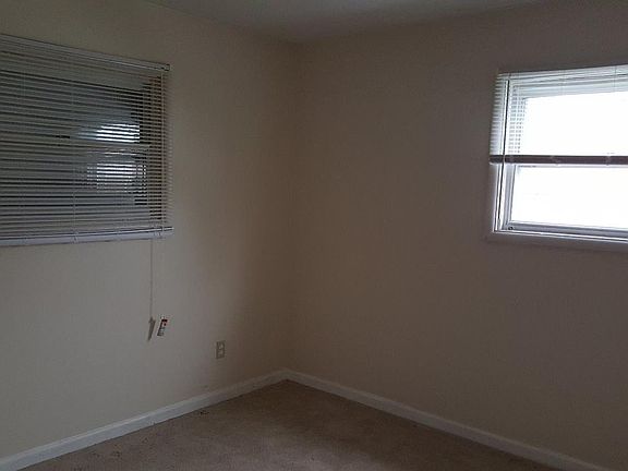 5th image of 968 Waverly Dr