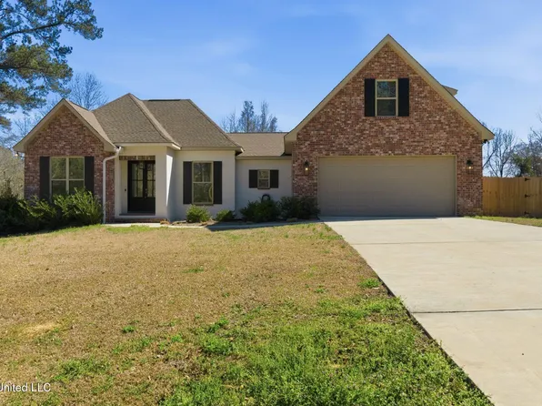 210 W Black Creek Rd, Sumrall, MS 39482