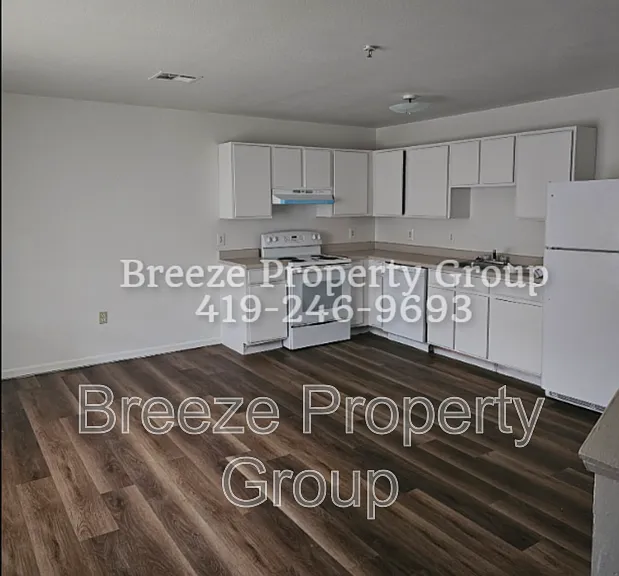 332 14th St #303 — Photo 1