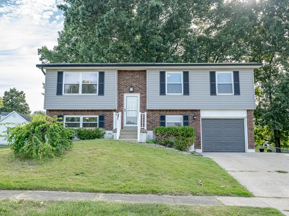 709 Magnolia Dr, Radcliff, KY 40160