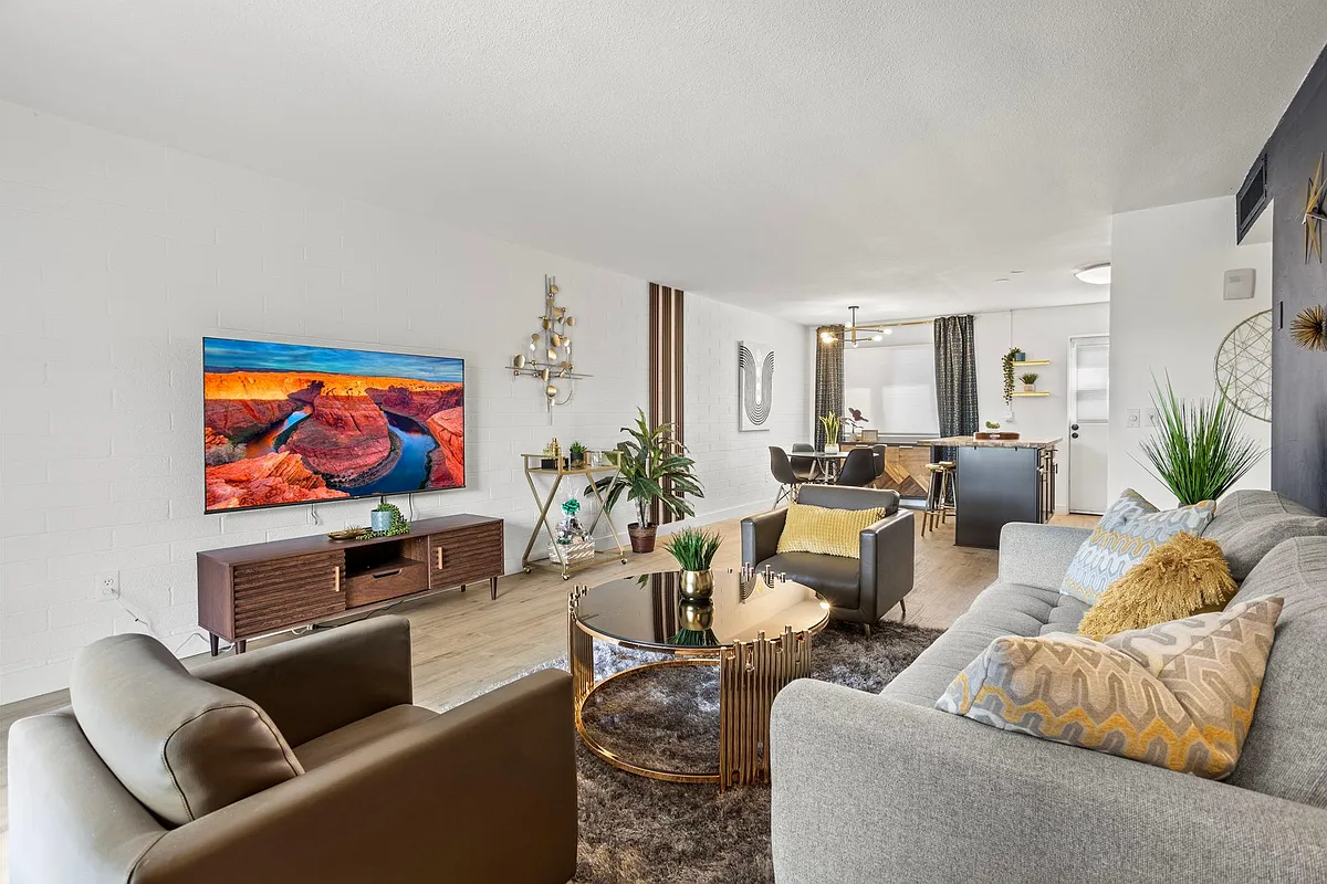 TV and Living Room - 6815 E 2nd St #3