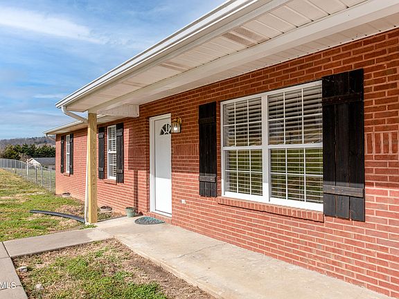 3rd image of 301 Bowers Park Cir