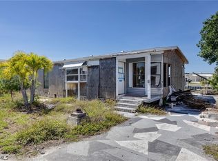 2920 Harpoon Ln, Saint James City, FL 33956