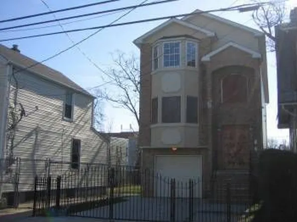 83 Willoughby St, Newark, NJ 07112