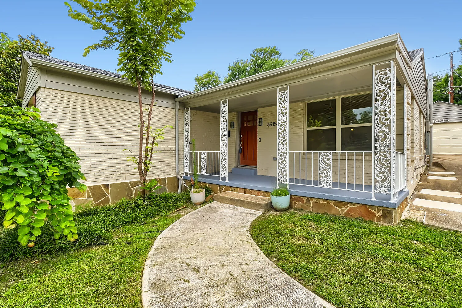 3 bed, 1885 sqft, $2,800 — Photo 1