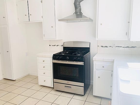 2nd image of 861 Glenway Dr #4