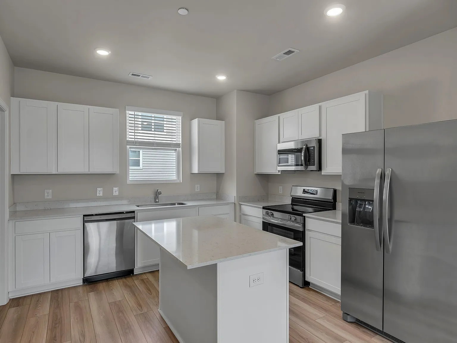 2 bed, 2.5 bath, 1089 sqft, $1,750 — Photo 2