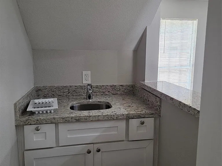 592 River Plantation Dr — Photo 5
