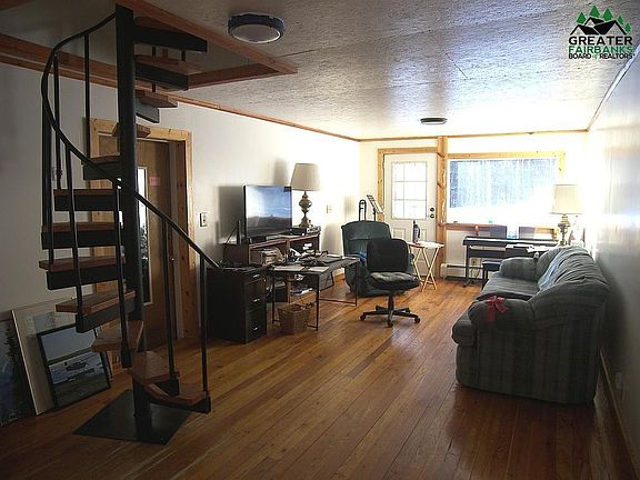5th image of 2755 Straight Ave