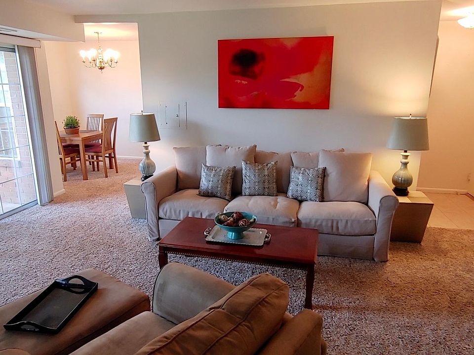 1st image of 1946 Kennedy Dr APT 102