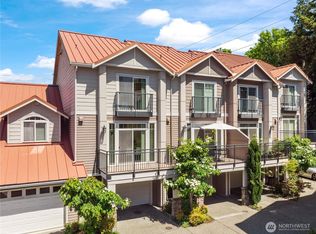 12721 SE 41st Pl UNIT 211, Bellevue, WA