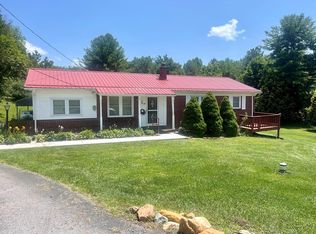 67 Spruce Hollow Ln, Hillsville, VA 24343
