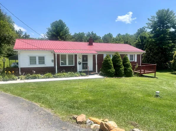 67 Spruce Hollow Ln, Hillsville, VA 24343
