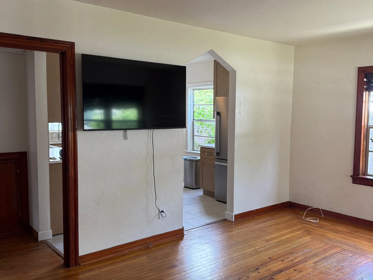 2 bed, 1100 sqft, $2,400 — Photo 2