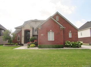 1972 Rosati Ct, Rochester Hills, MI 48307