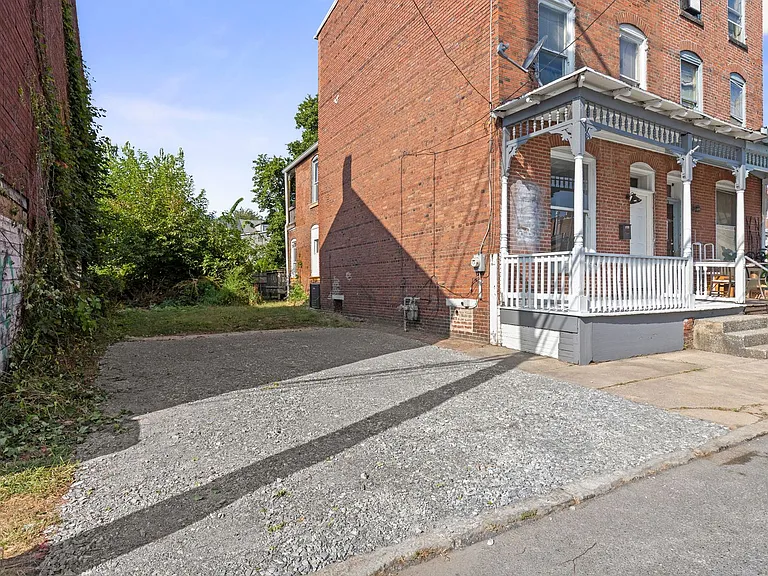 1330 Susquehanna St — Photo 3
