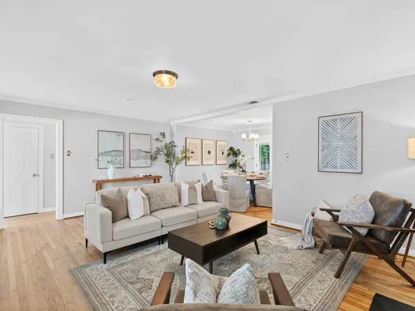 649 Peavy Rd, Dallas, TX 75218