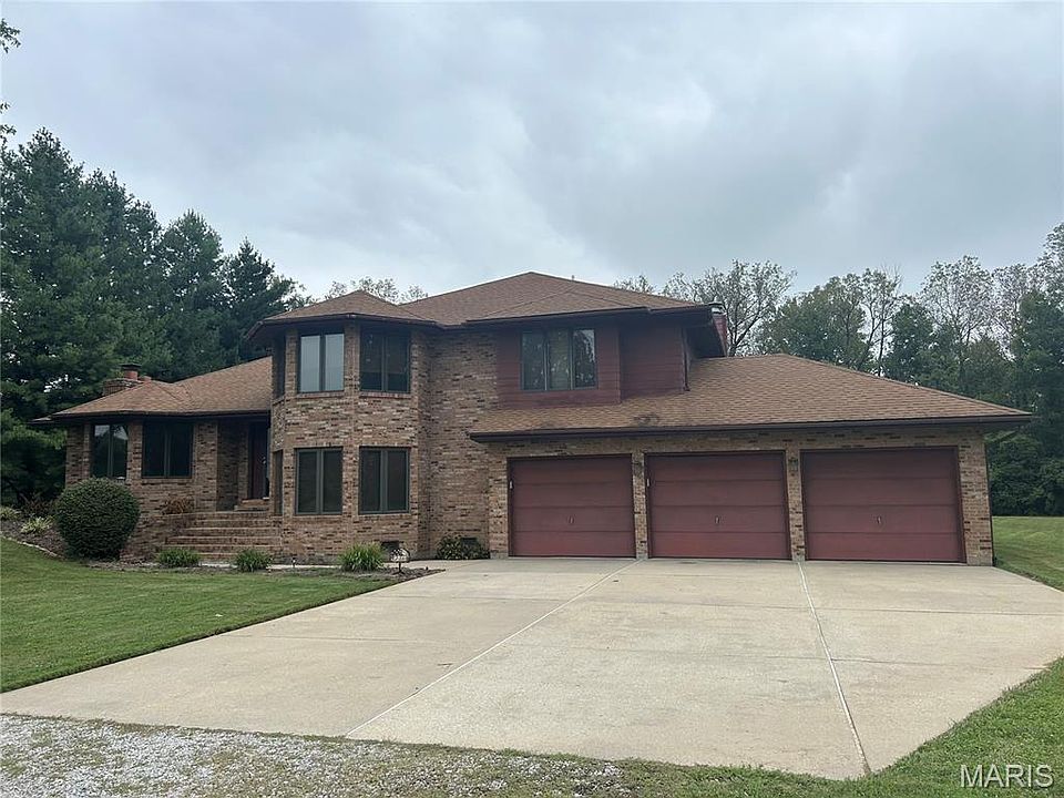 1st image of 250 Hoffmann Ln