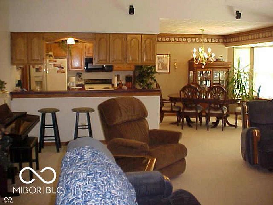 2nd image of 6407 Furnas Rd