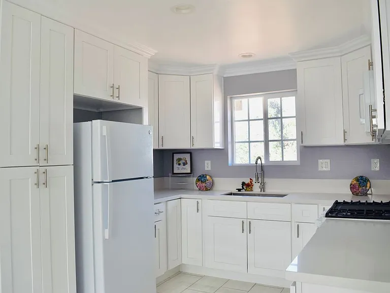 137 Commonwealth Ave — Photo 4