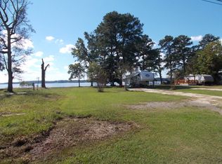 56 Canal Ln, Washington, NC 27889