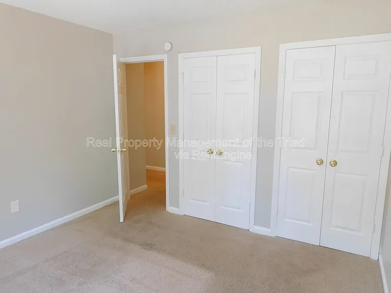 1805 Cody Ave — Photo 11