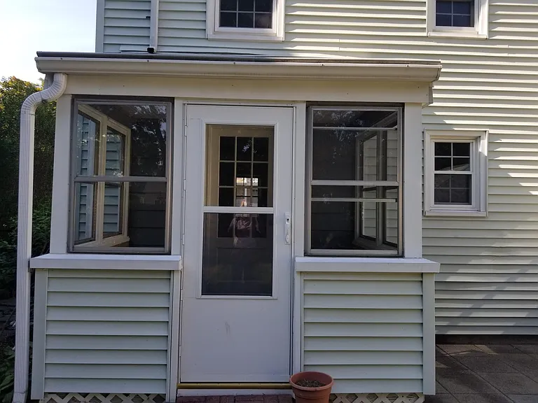 109 Caya Ave — Photo 2
