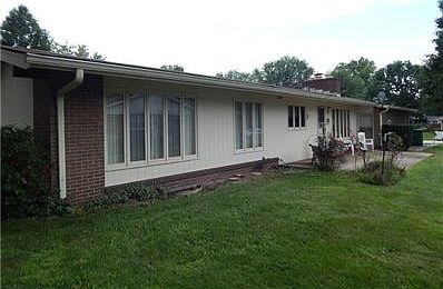 2nd image of 1410 Miami Ct S
