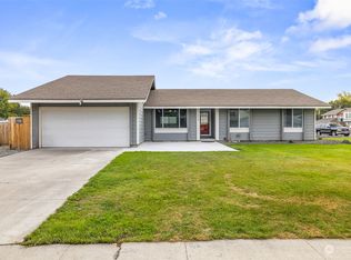 1713 W 17th Ave, Kennewick, WA