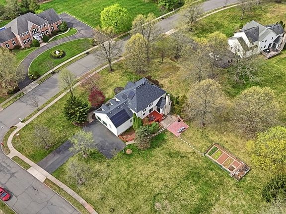 3rd image of 44 Roanoke Rd