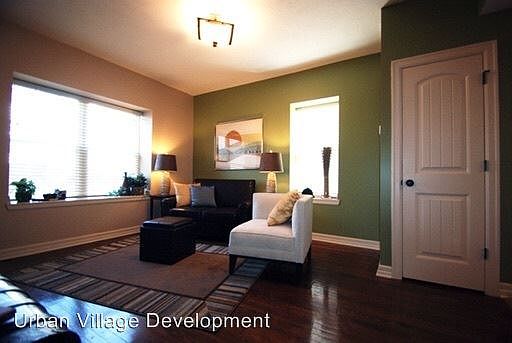 2nd image of 3007 Jackson St APT 202