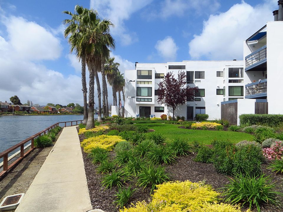 Condo complex located by the lagoon
