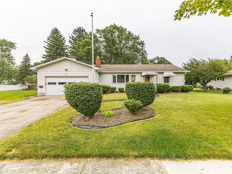 1st image of 36 Chandler Ave