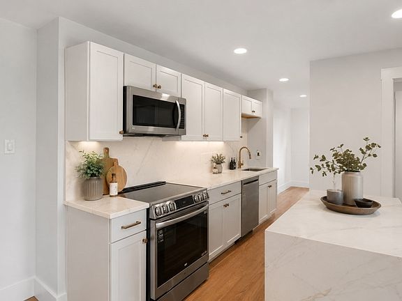 5th image of 22 Charnwood Rd #1