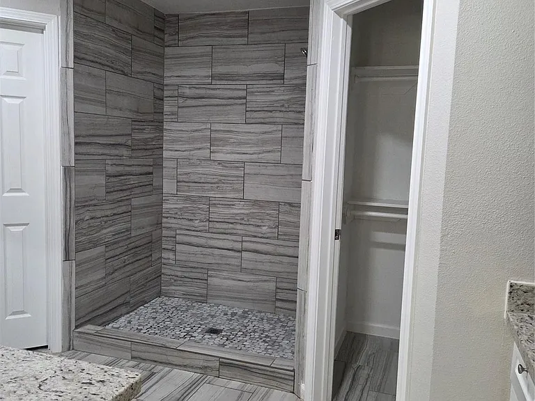 592 River Plantation Dr — Photo 11