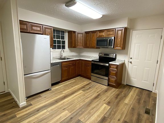 2nd image of 1118 Bayview Dr