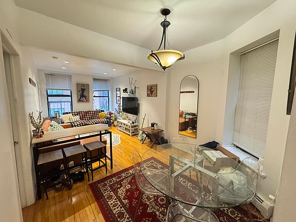 3rd image of 415 W 52nd St APT 3A