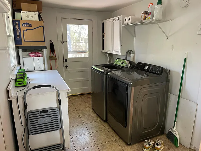 704 Tremont Ave — Photo 10