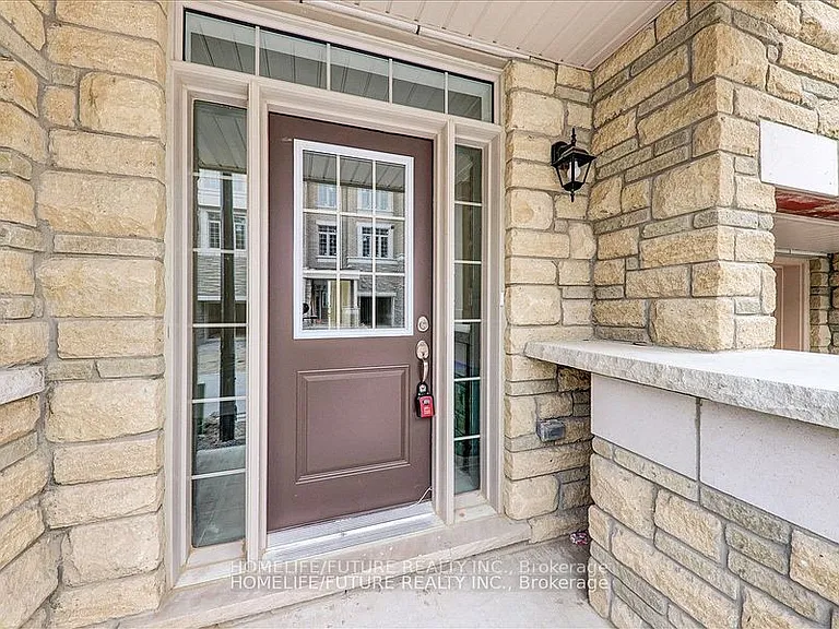 26 Andress Way — Photo 2