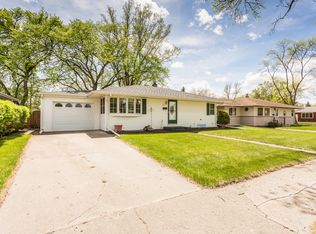 713 19th Ave S, Grand Forks, ND 58201