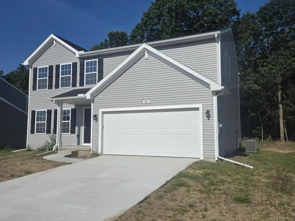 1103 Cedarwood Dr, Greenville, MI 48838