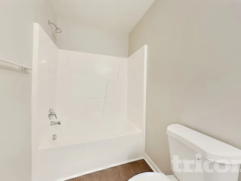 1505 Hamilton Hills Dr — Photo 13