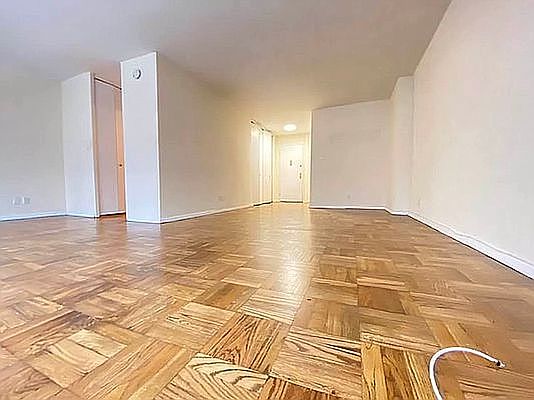4th image of 301 W 45th St #205