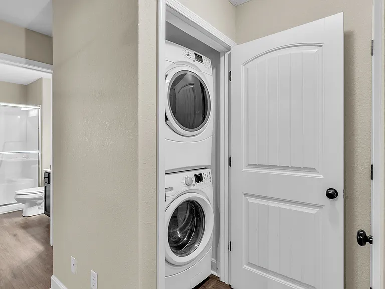 TH1 Washer Dryer