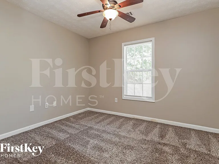 290 Saratoga Ct — Photo 15
