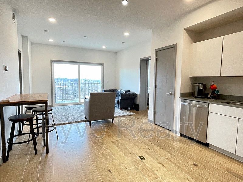1st image of 400 Herron Dr #317