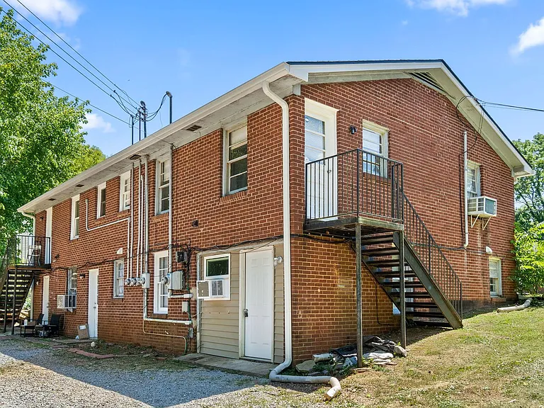 427 Circle Dr — Photo 23